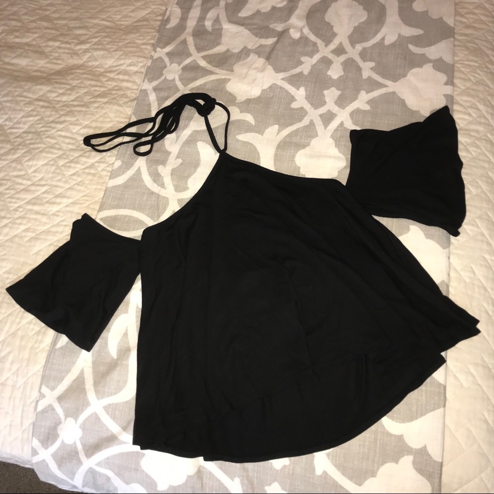 Off-the-shoulder Halter Top